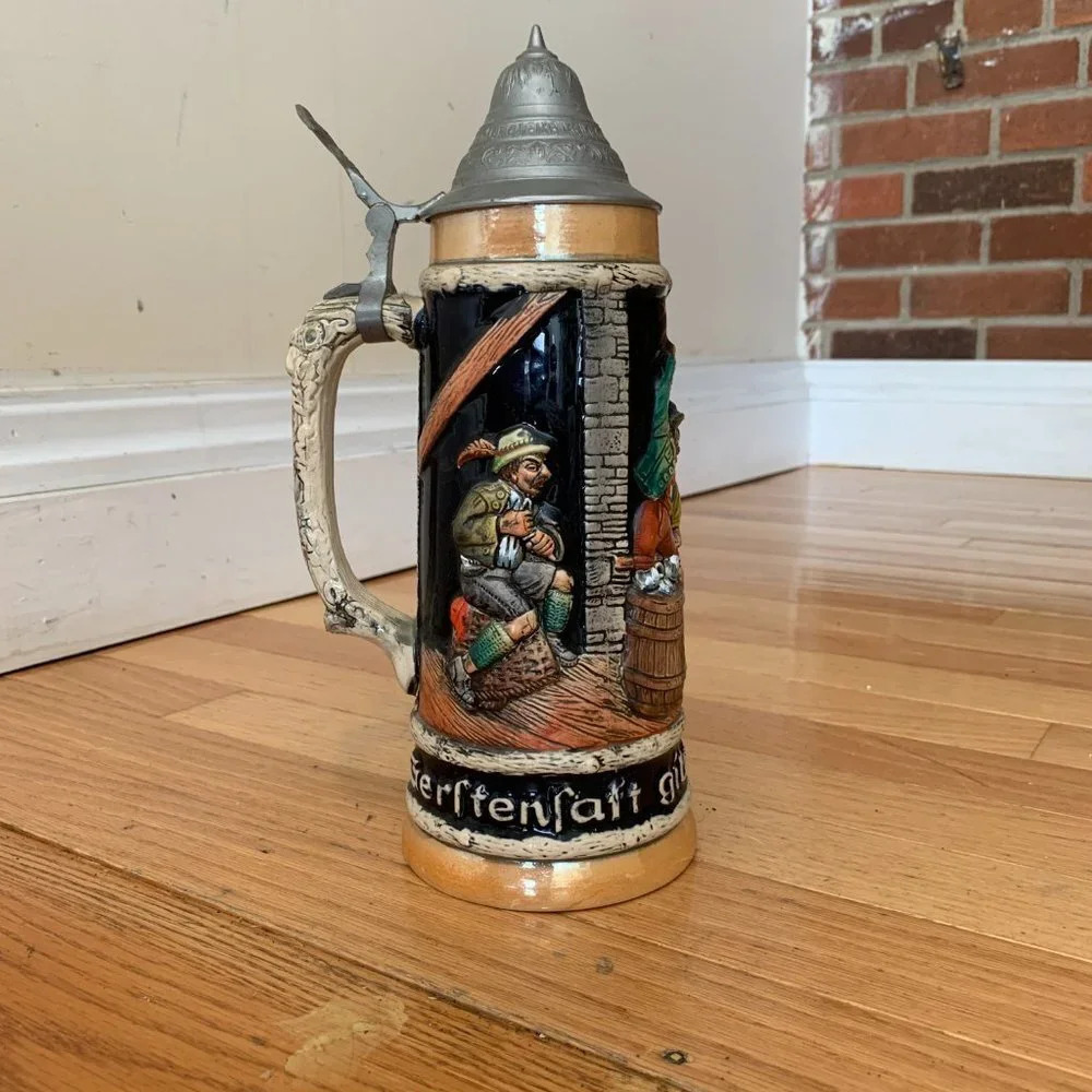 Vintage German Beer Stein Handgemalt with Pewter Lid - Picture 4 of 13